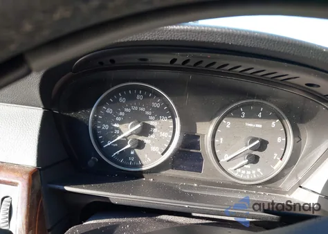 2010 BMW 528I из США, поврежденный, VIN WBANU5C51AC124564